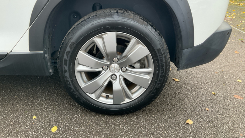 Peugeot 2008 1.2 PureTech 110 Signature 5dr Petrol Estate